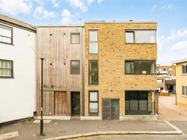 Apartment for rent in London Borough of Richmond upon Thames, Greater London