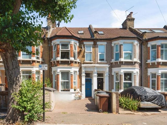 Apartment for rent in Leyton, Greater London