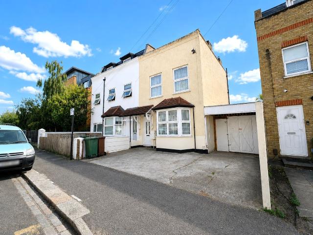 Apartment for rent in Leyton, Greater London