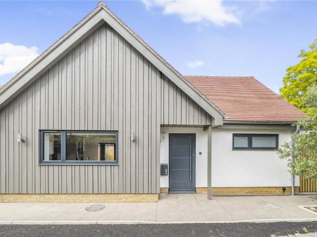 House for rent in Sunbury Common, Spelthorne