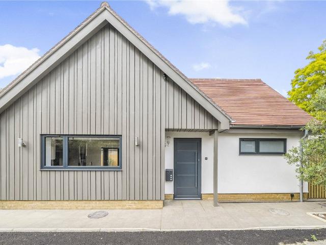 House for rent in Sunbury Common, Spelthorne