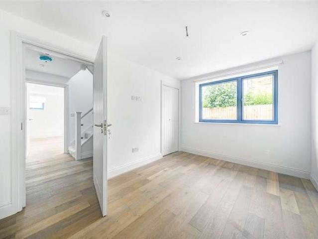 House for rent in Sunbury Common, Spelthorne