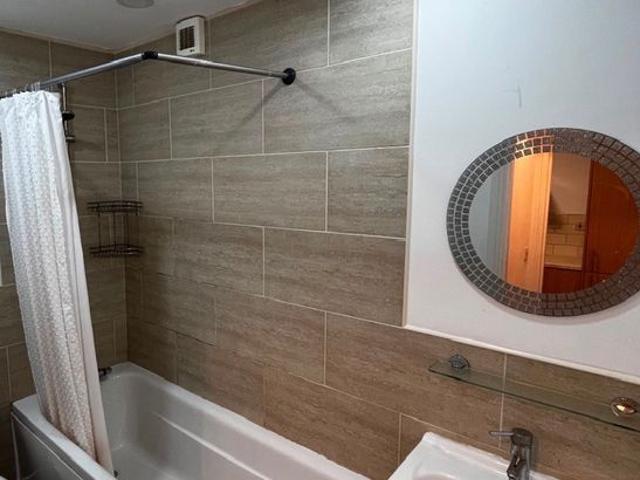 Apartment for rent in Nangreaves, Wales