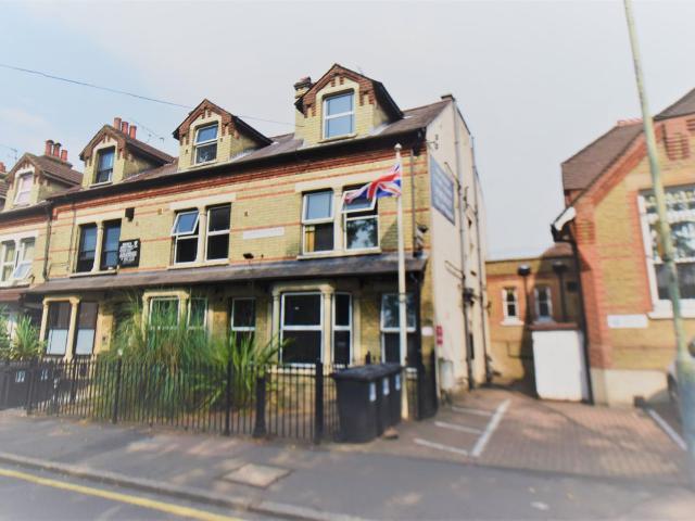 Studio for rent in Watford Heath, North Watford