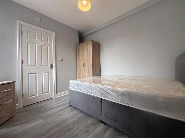 Room for rent in Hall End, West Bromwich