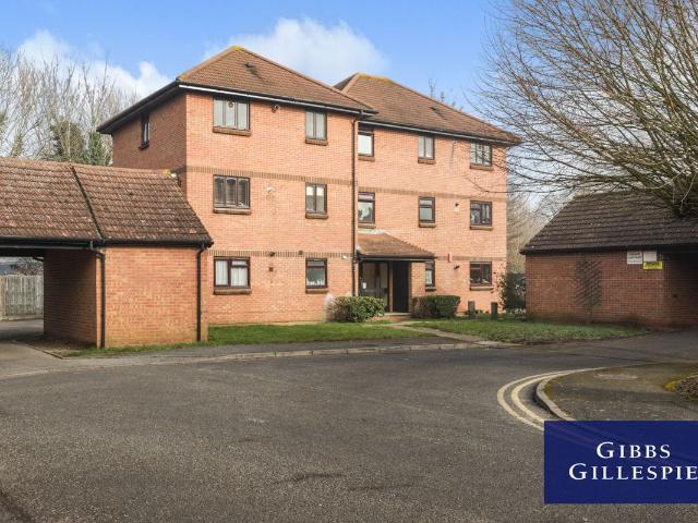 Apartment for rent in Colnbrook with Poyle, Slough
