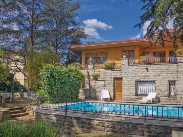 Villa Indipendente in vendita a Vicchio, Toscana