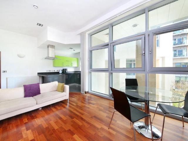 Apartment for rent in Battersea, Greater London