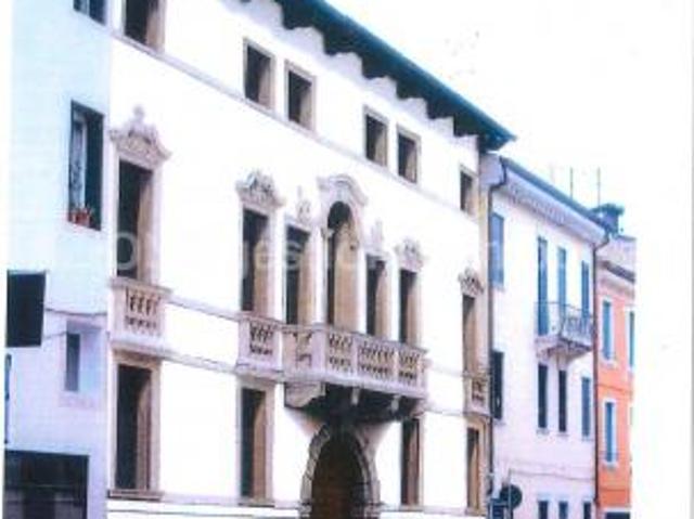 Palazzo in vendita a Vicenza, Veneto