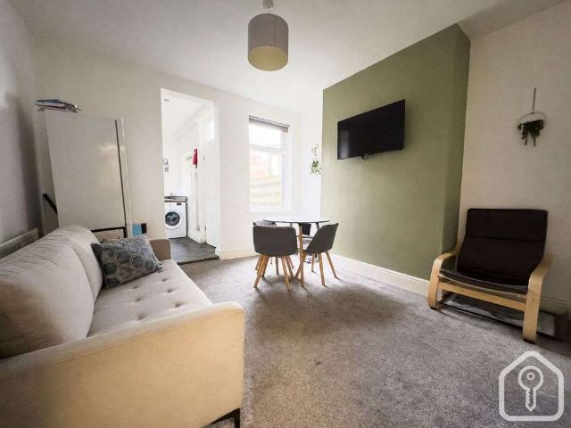 Room for rent in Page Hall, South Yorkshire