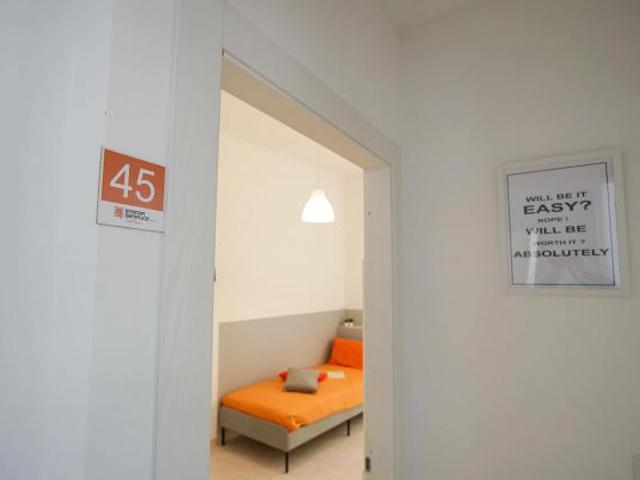 Stanza in affitto a Municipalità 2, Napola