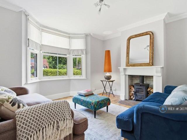 House for rent in Chavey Down, Winkfield