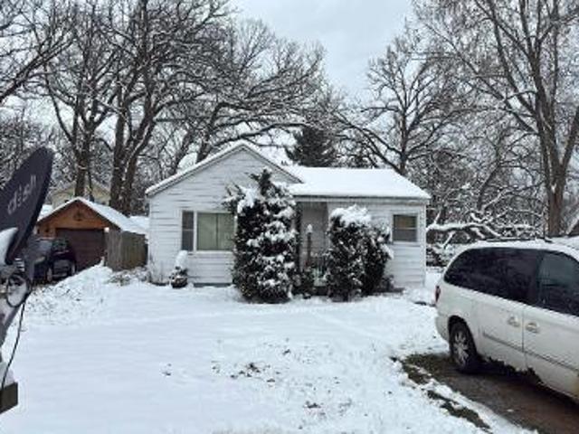 House for sale in Mchenry, Illinois