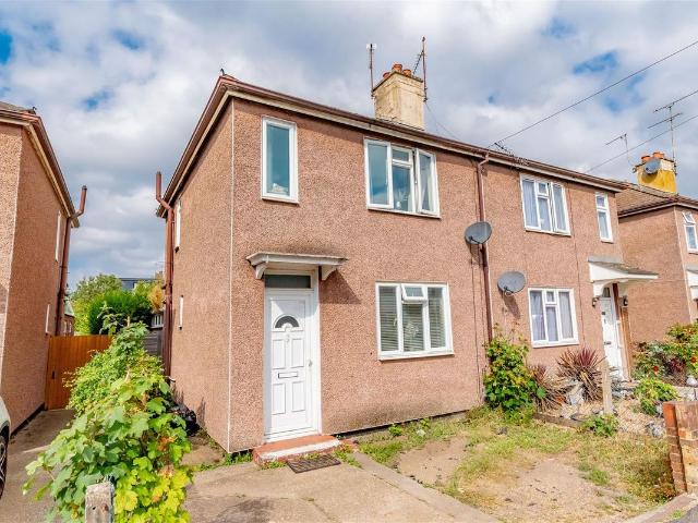 House for rent in Heol-las, Surrey