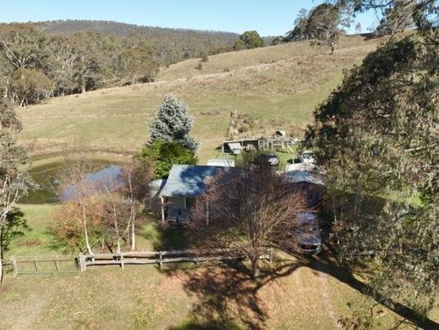Cottage for sale in Cobungra, Victoria