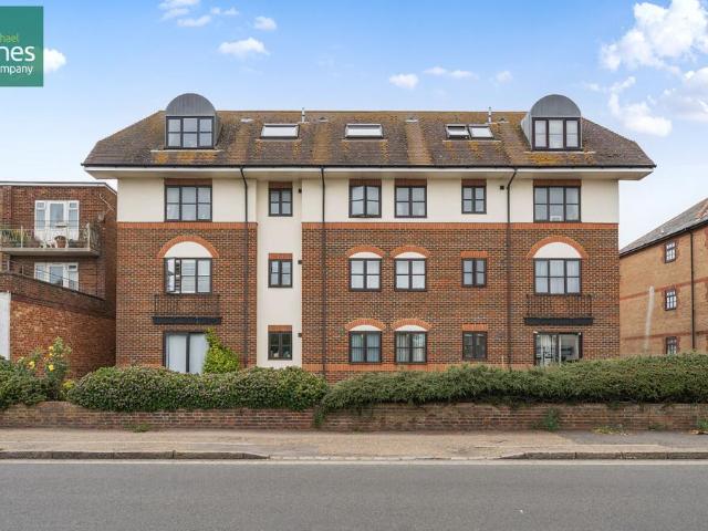 Apartment for rent in Fishersgate, West Sussex