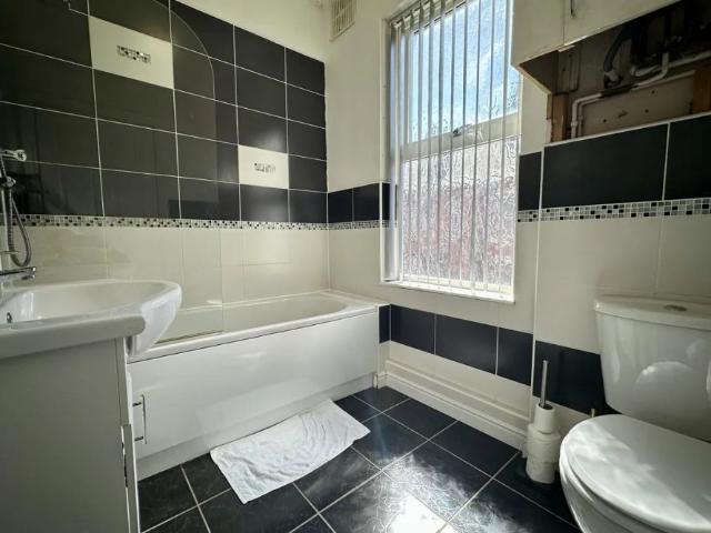 House for rent in East End Park, West Yorkshire