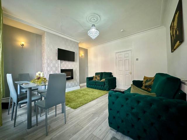 House for rent in East End Park, West Yorkshire