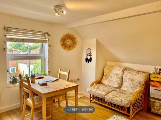 Studio for rent in Furze Platt, Maidenhead