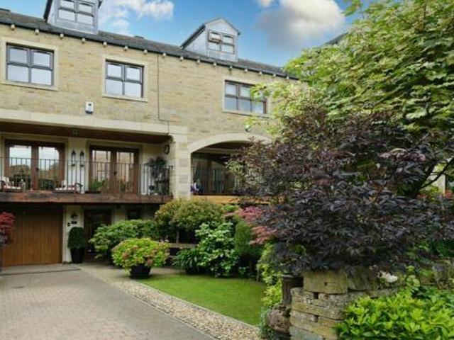 House for sale in Holmfirth, West Yorkshire