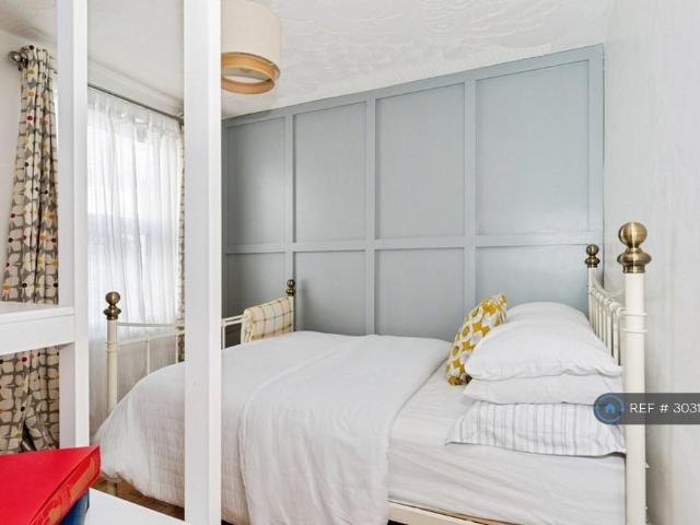 Apartment for rent in Morice Town, Mount Wise