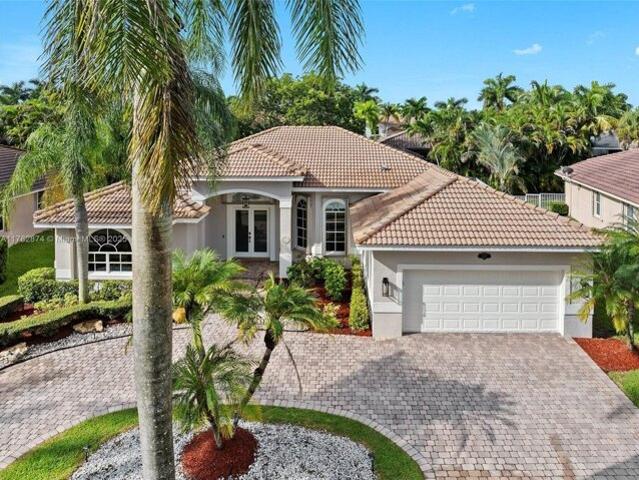 House for sale in Weston