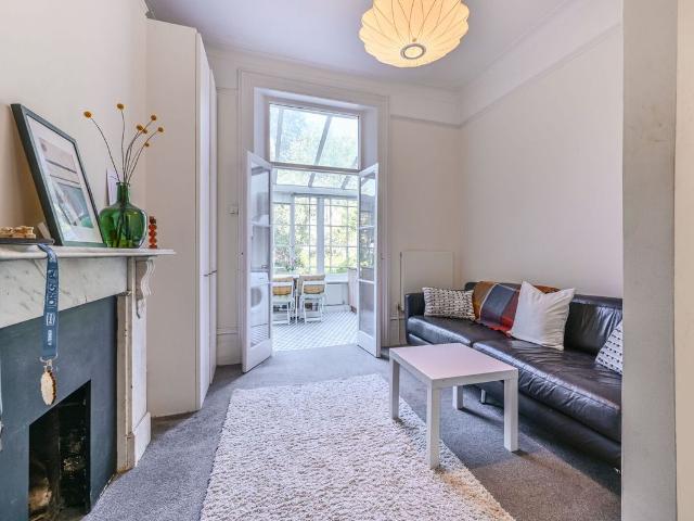 Apartment for rent in Clapham, Greater London