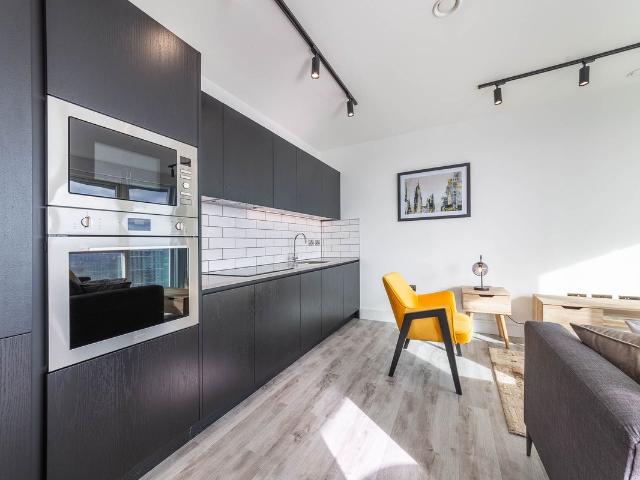 Apartment for rent in London Borough of Ealing, Park Royal