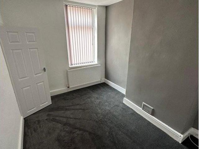 Studio for rent in Birkenhead, Wirral