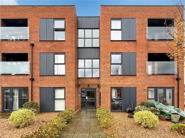 Apartment for rent in Perryfields, West Sussex