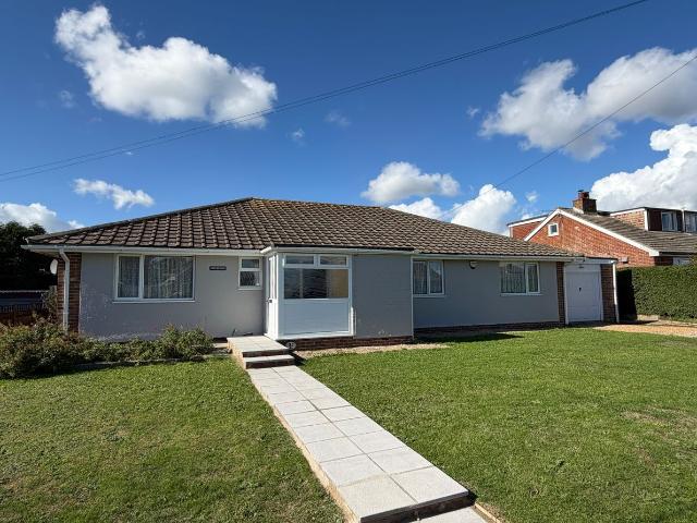 House for rent in Capel-le-Ferne, Dover