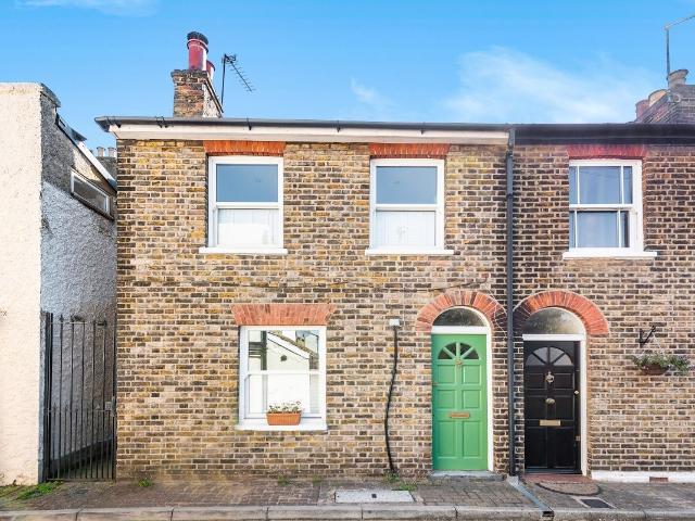 House for rent in Elmstead, Greater London