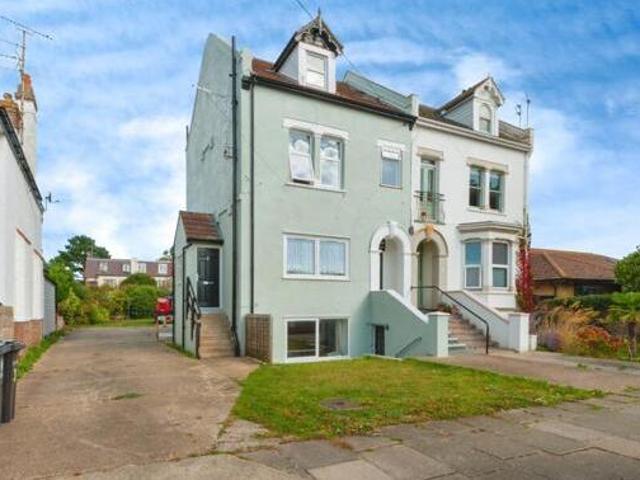 House for sale in Dale Hill, Essex