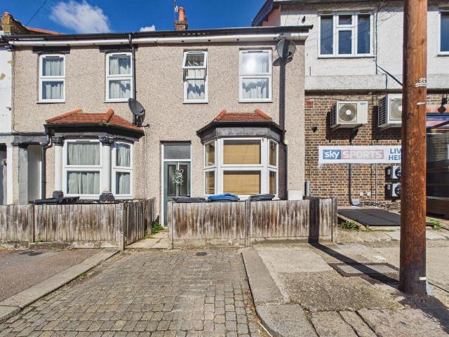 House for rent in London Borough of Croydon, Greater London