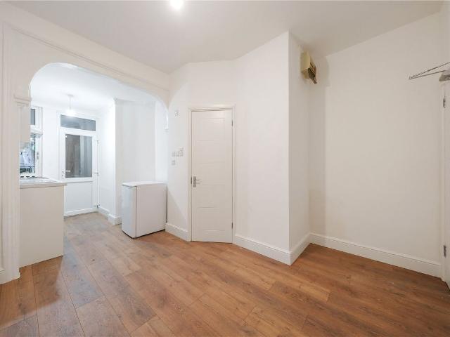 Studio for rent in Upper Edmonton, Edmonton