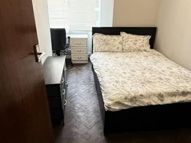 Room for rent in Edmonton, Greater London