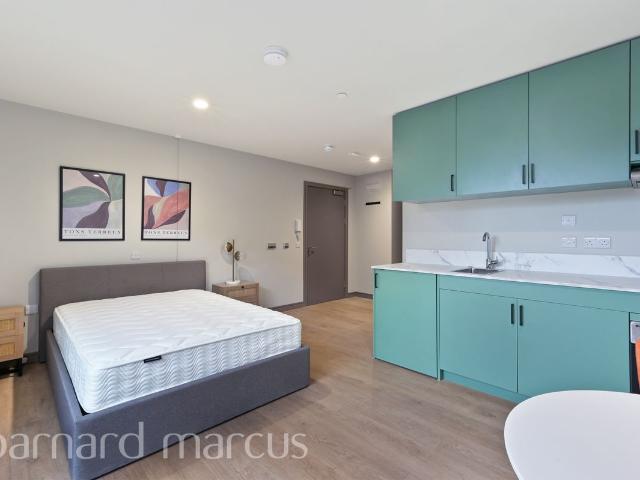Studio for rent in London Borough of Hounslow, Feltham