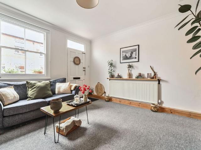 House for rent in Holloway Hill, Fole