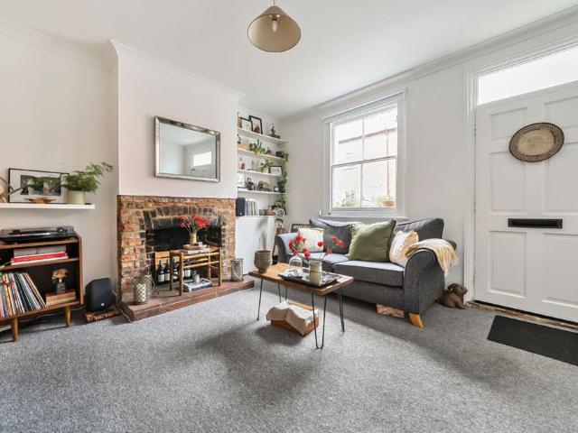 House for rent in Holloway Hill, Fole