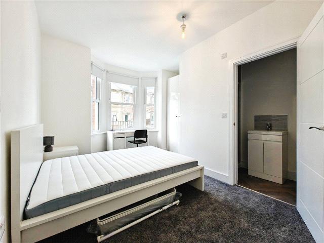 Room for rent in Charlotteville, Westborough