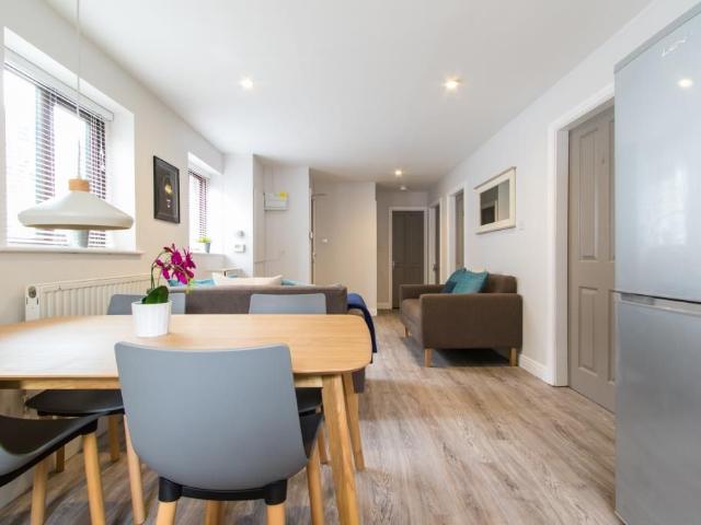 Apartment for rent in Hyde Park, Leeds