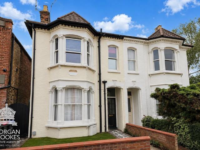 Apartment for rent in Alton Barnes, Essex