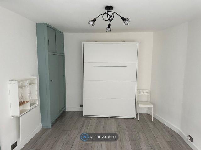 Studio for rent in Chingford, Greater London