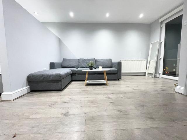 Apartment for rent in Mill Hill, Greater London