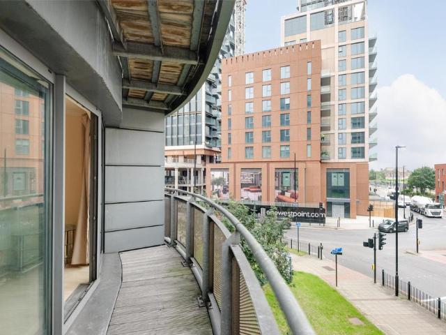 House for rent in London Borough of Ealing, Park Royal