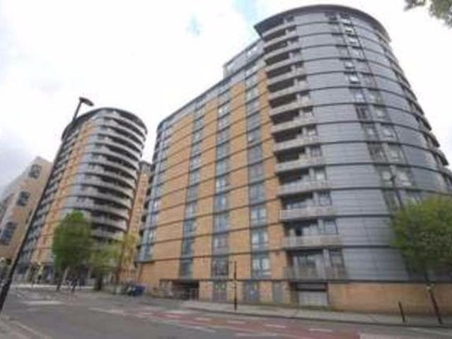 Apartment for rent in London Borough of Ealing, Park Royal