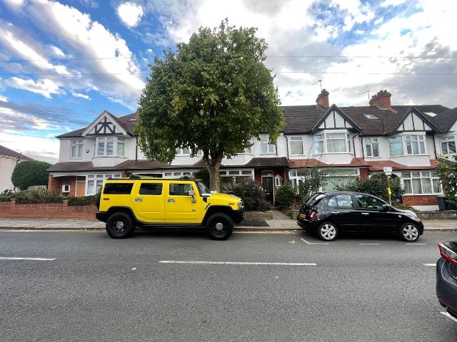 Apartment for rent in Mill Hill, Greater London