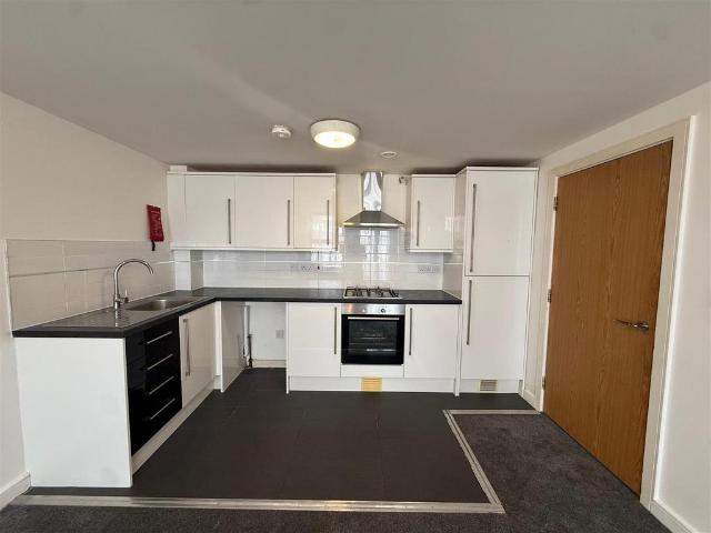 Apartment for rent in Rush Green, Greater London