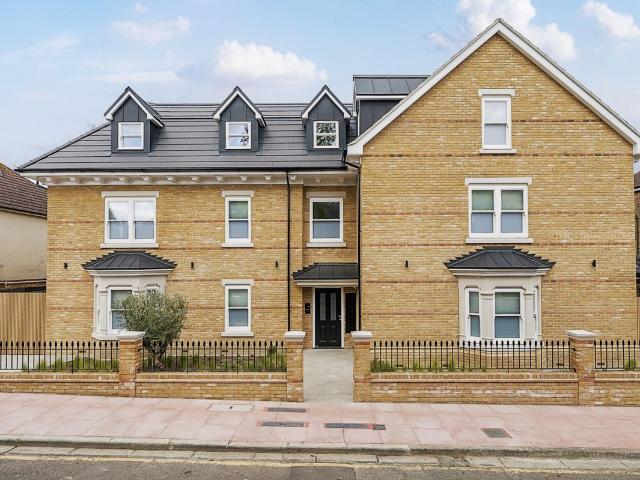 Studio for rent in Longlands, Halfway Street