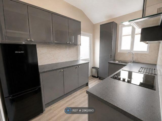 Apartment for rent in Kursaal Estate, Alton Barnes